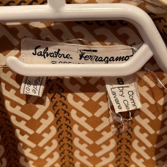 VINTAGE FERRAGAMO 100% silk blouse. - Picture 5 of 5